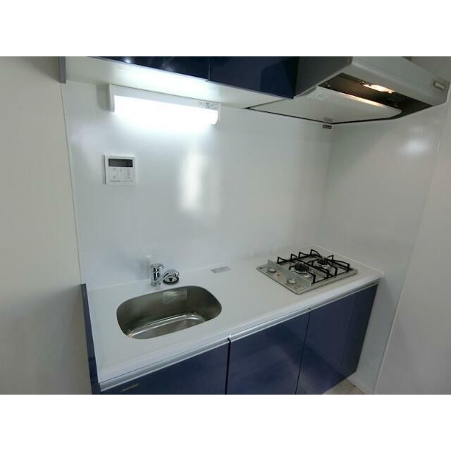 2口ガスコンロで楽しくお料理♪キッチン壁はマグネット対応で、メモや棚がくっつけれます！(キッチン)