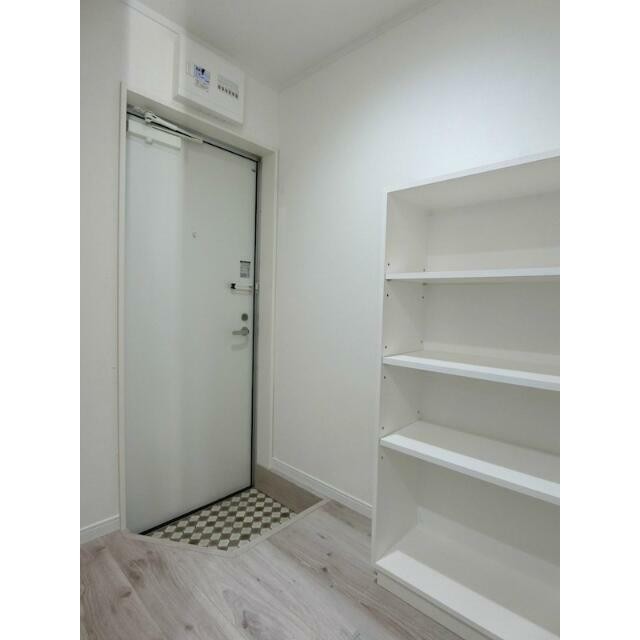 シューズボックスは棚の高さが調節可能！ブーツも置けます！(玄関)