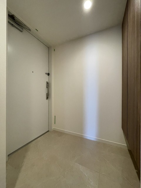 ※写真は同タイプ住戸です。(玄関)