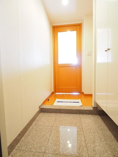 ※同仕様写真(玄関)