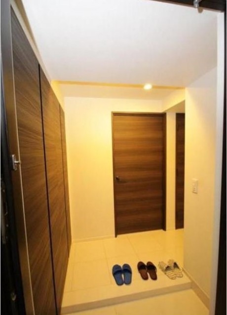 ※同仕様写真含む(玄関)