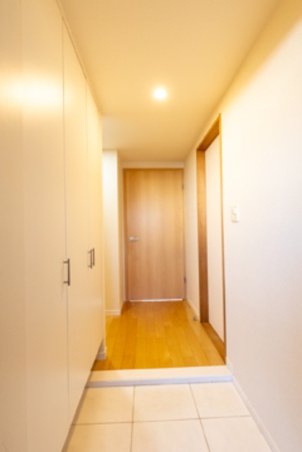 ※写真は同タイプ住戸です。(玄関)