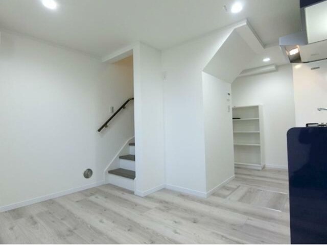 広めのDKであるので、寝食のスペースが分けられます！2人入居にも良さそうです！