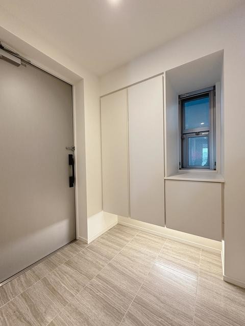 ※写真は同タイプ住戸です。(玄関)