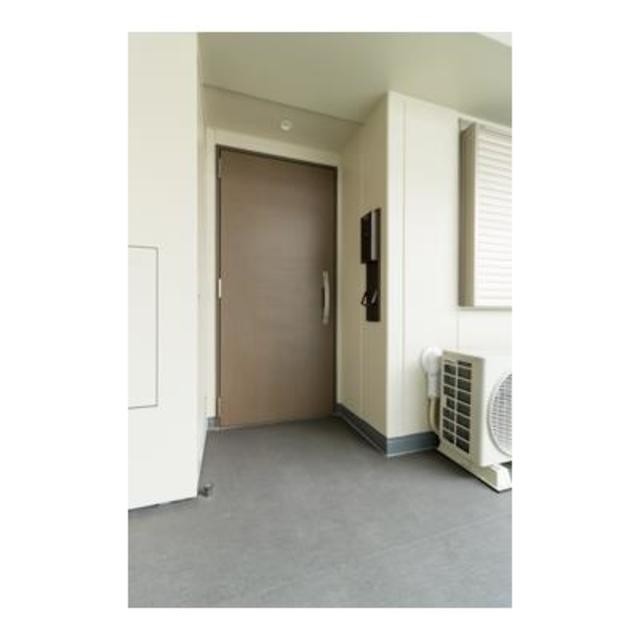 ※写真は同タイプ住戸です。(玄関)