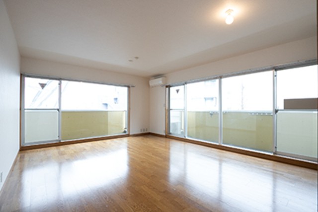 ※写真は同タイプ住戸です。(居間)