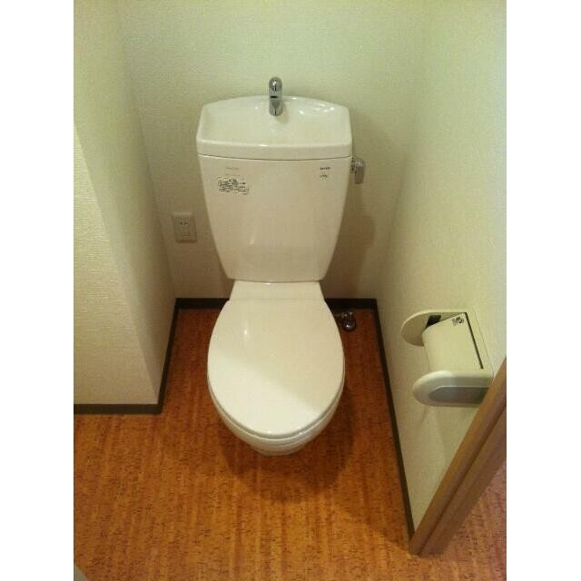 コンセントがあるのでウォームレット等も取付られます♪※写真転用(内装)