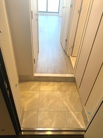 (玄関)