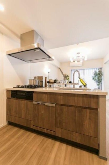 ※写真は同タイプ住戸です。(キッチン)