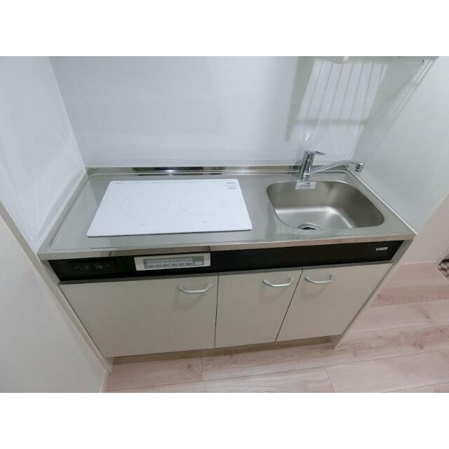 2口IHコンロ。料理好きな方にも嬉しいですね！(キッチン)