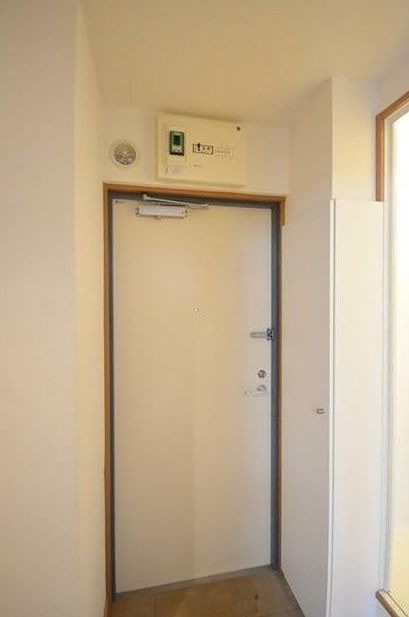 ※同仕様写真含む(玄関)