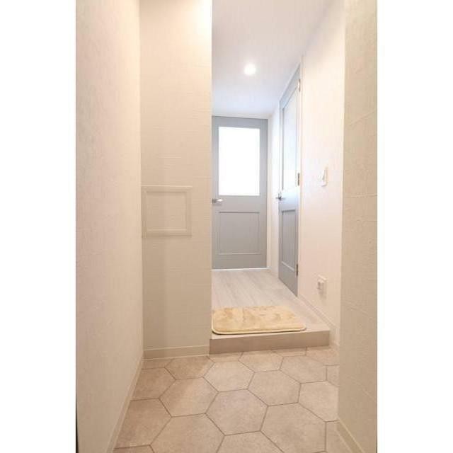 ※同仕様写真含む(玄関)