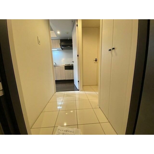 ※写真は1階同タイプ別部屋のものです。(玄関)