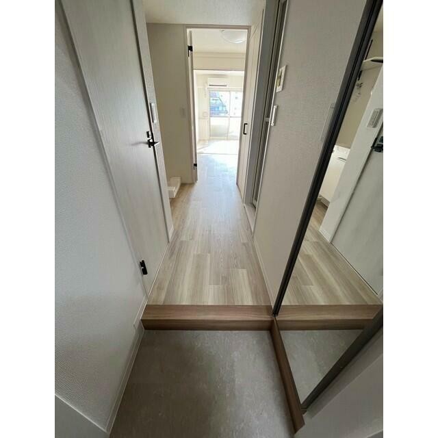 ※参考写真（同タイプ・別部屋）(玄関)