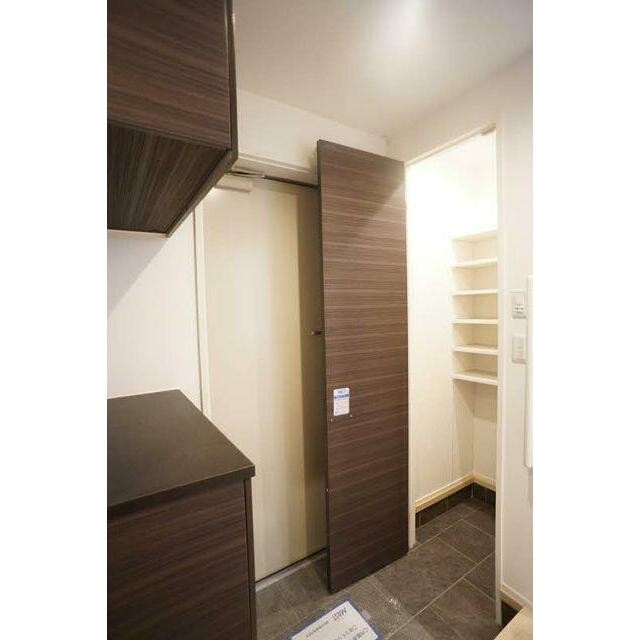 ■玄関は下駄箱収納 SIC付き(玄関)