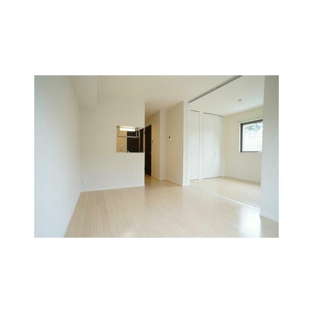 LDK☆  隣が洋室☆(居間)