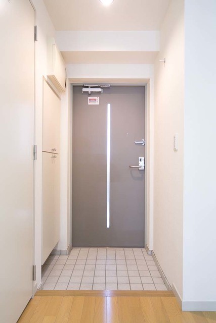 ※写真は同タイプ住戸です。(玄関)