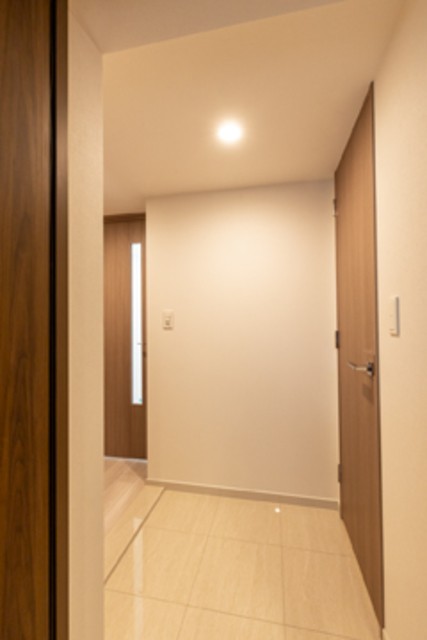 ※写真は同タイプ住戸です。(玄関)