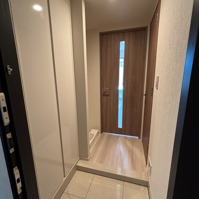 ※写真は同タイプ住戸です。(玄関)