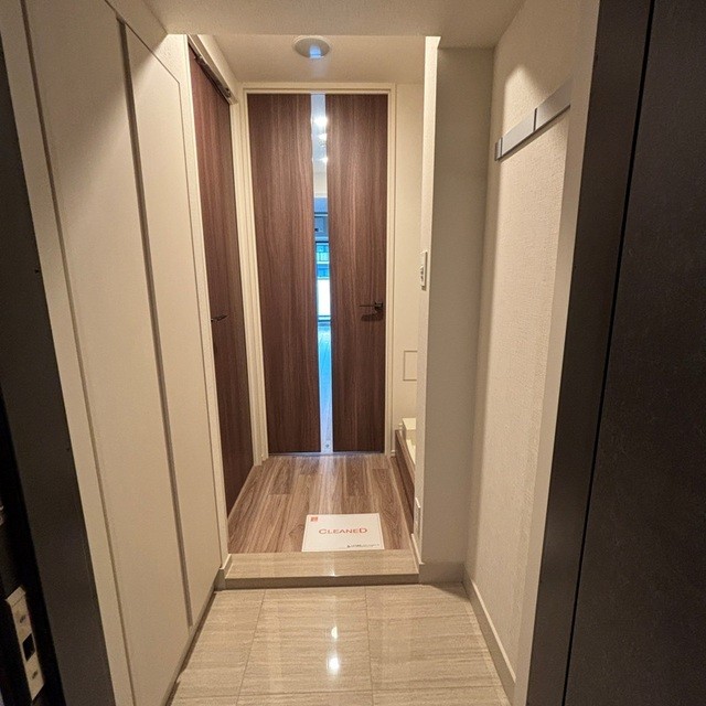 ※写真は同タイプ住戸です。(玄関)