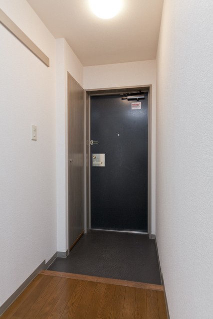 ※写真は同タイプ住戸です。(玄関)