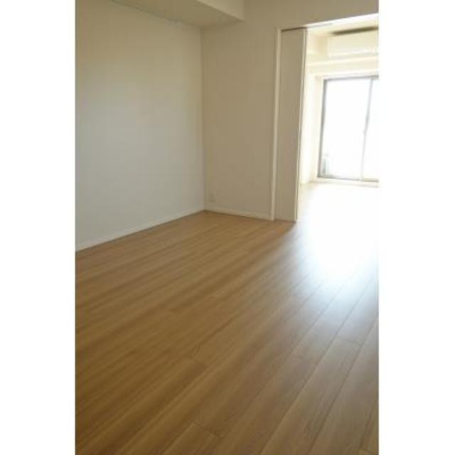 ※写真は同タイプ住戸です。(居間)