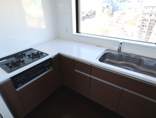 ※写真は同タイプ住戸です。(キッチン)