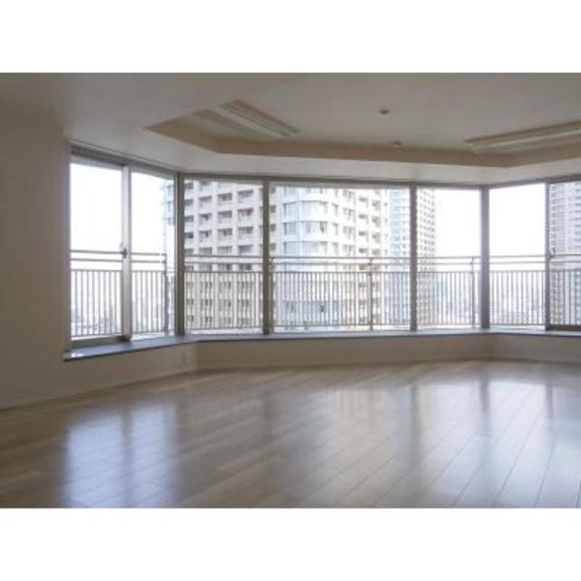 ※写真は同タイプ住戸です。(居間)