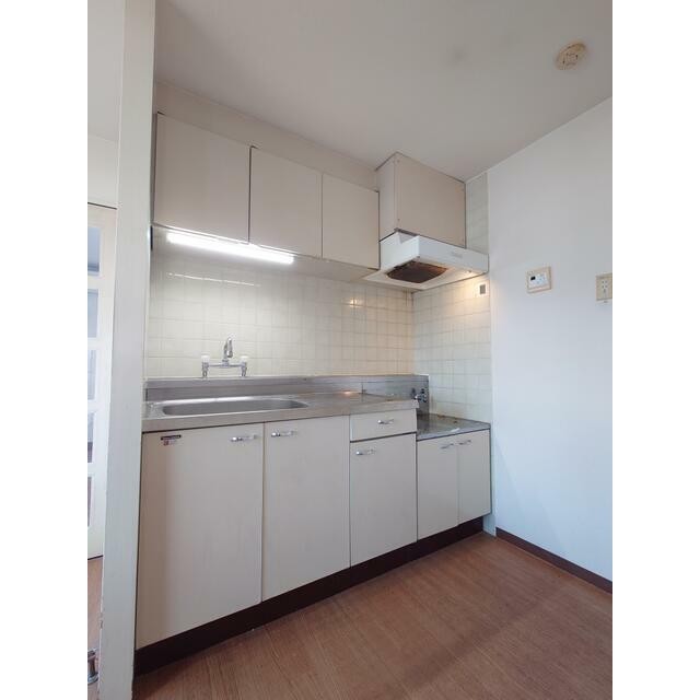 ※掲載の室内画像は、リフォーム前の画像です。予めご了承ください。(キッチン)