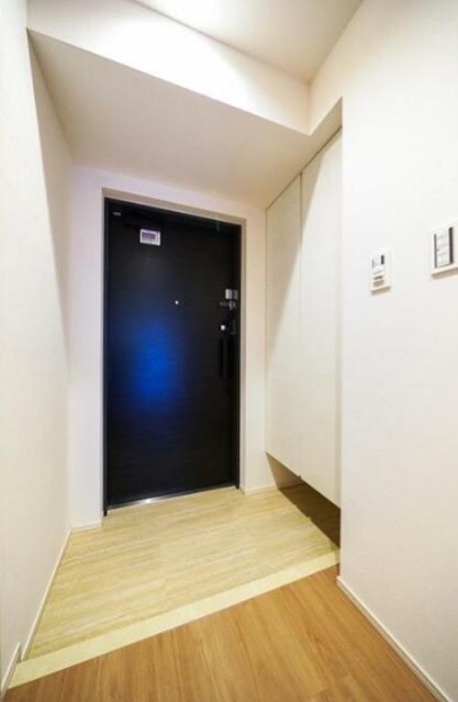 ※写真は同タイプ住戸です。(玄関)