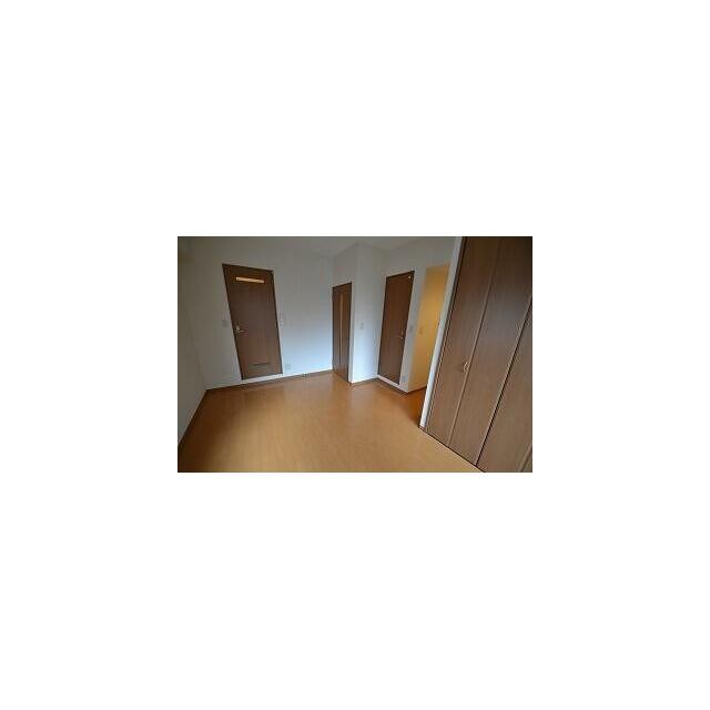 明るい色のフローリングです