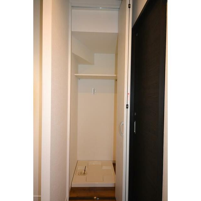 目隠しできる室内洗濯機置場ございます◎