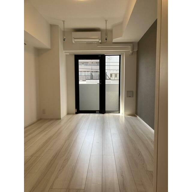 Eタイプ2023年3月撮影。同タイプ409号室の写真です。(居間)