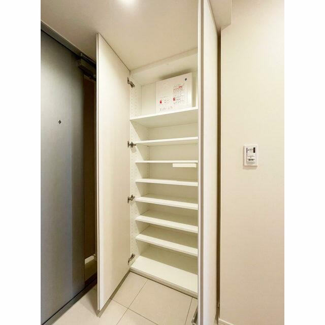 シューズボックス