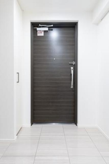 ※写真は同タイプ住戸です。(玄関)
