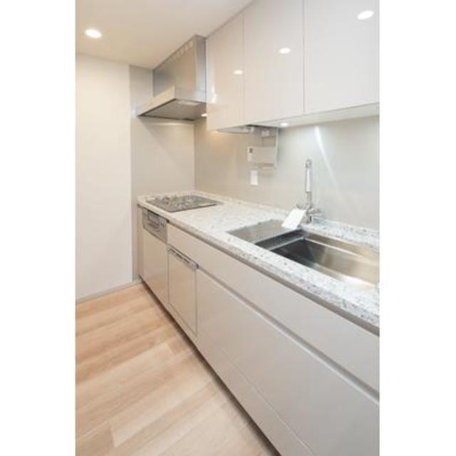 ※写真は同タイプ住戸です。(キッチン)