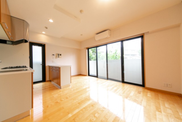 ※写真は同タイプ住戸です。(居間)