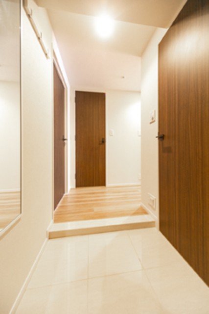 ※写真は同タイプ住戸です。(玄関)