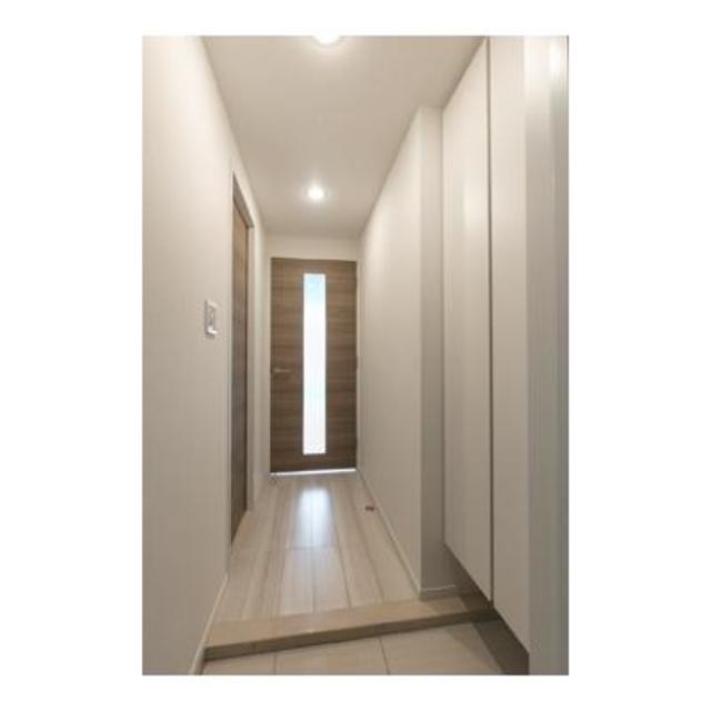 ※写真は同タイプ住戸です。(玄関)