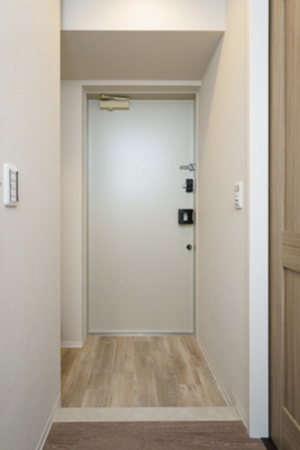 ※写真は同タイプ住戸です。(玄関)