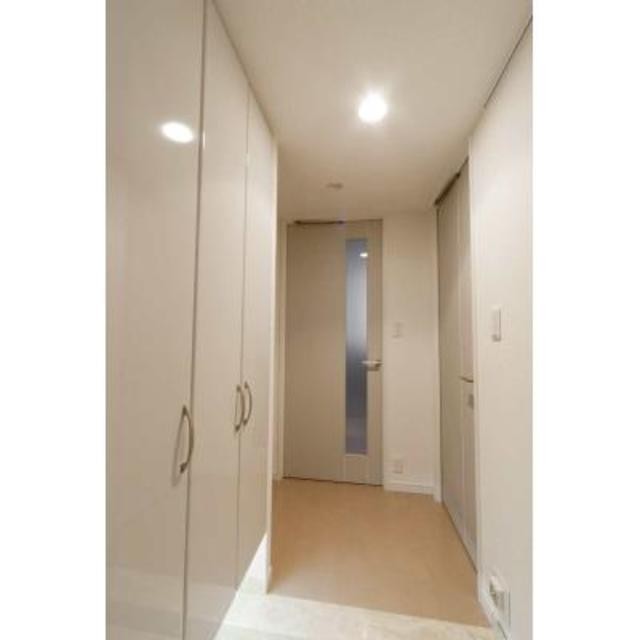 ※写真は同タイプ住戸です。(玄関)