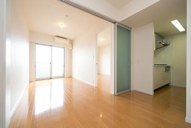 ※写真は同タイプ住戸です。(居間)