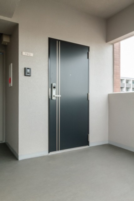 ※写真は同タイプ住戸です。(玄関)