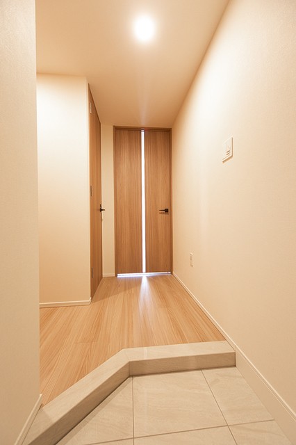 ※写真は同タイプ住戸です。(玄関)