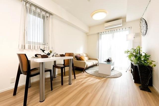 ※写真は同タイプ住戸です。(居間)