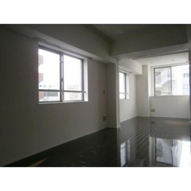 ※写真は同タイプ住戸です。(居間)