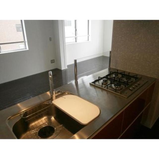 ※写真は同タイプ住戸です。(キッチン)