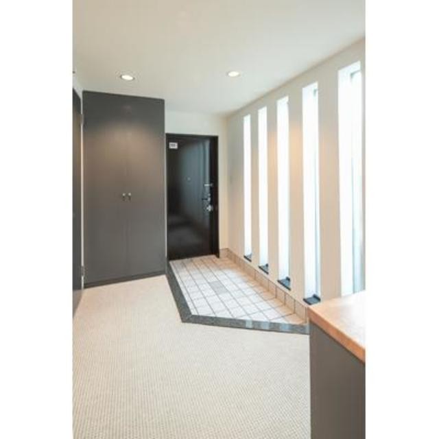 ※写真は同タイプ住戸です。(玄関)