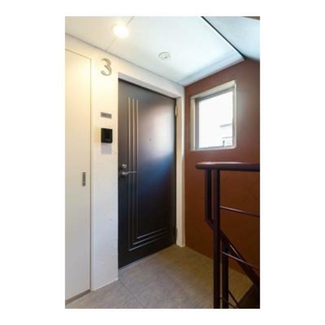 ※同仕様写真含む(玄関)