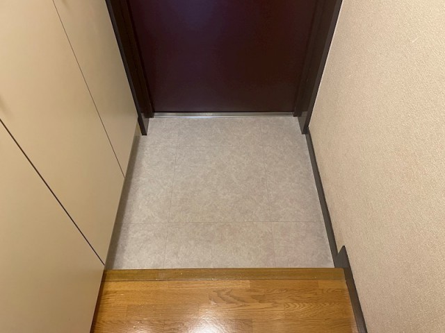 (玄関)